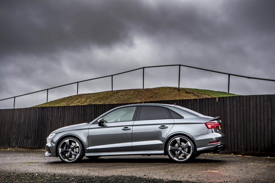 Audi RS3 Sedan Sport Edition (8V) 2019 года  (UK) (фото 7 из 40)